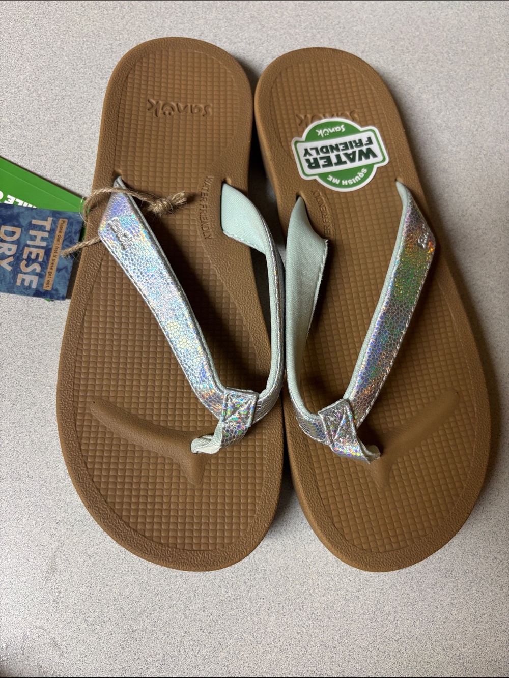 BNWT WOMENS Sanuk Cosmic Shores Iridescent Flip flop size 6